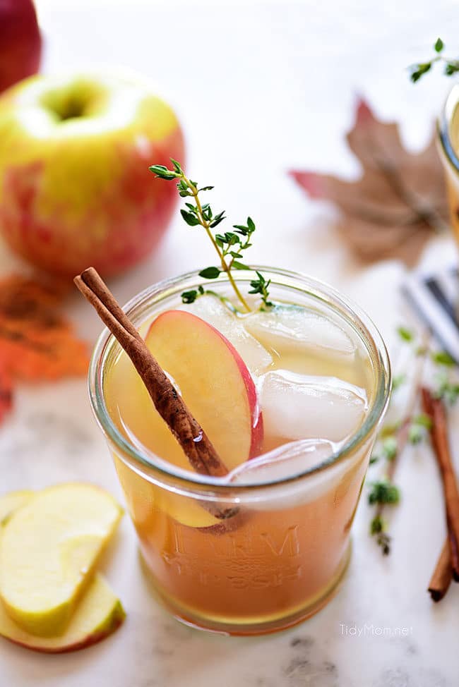 Whiskey and apple juice Bourbon whiskey cocktails